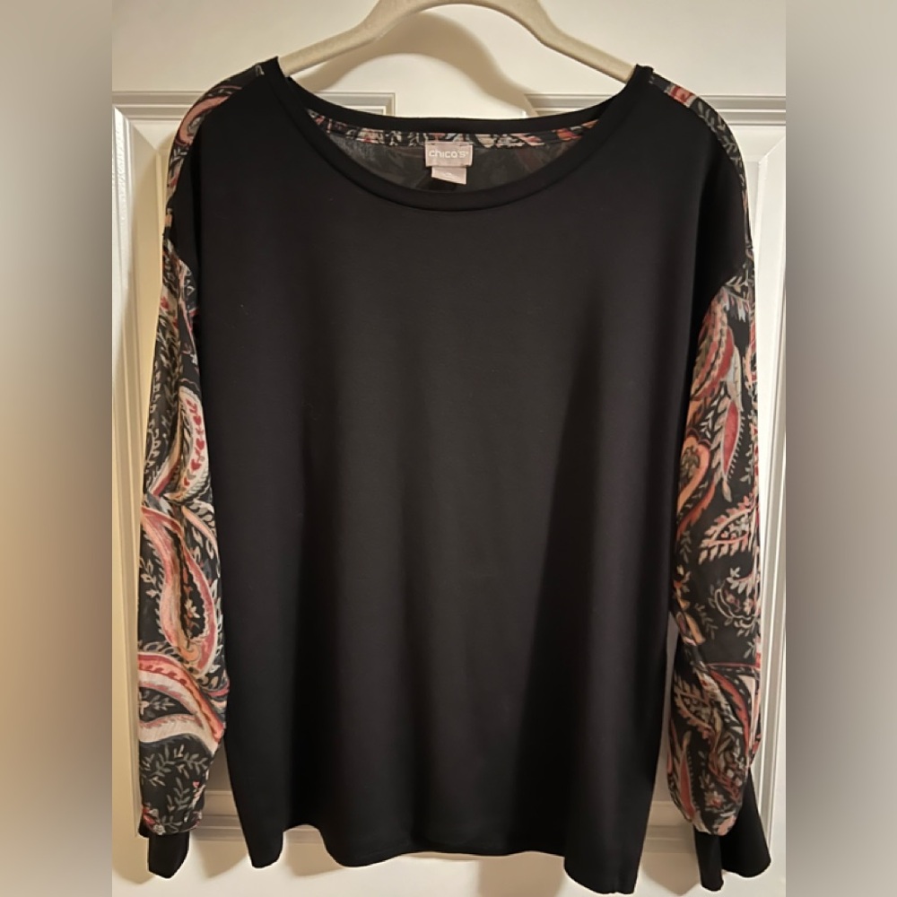EUC Chico’s black paisley top. Size  (0) S